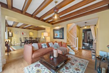 HERMANCE - MAGNIFIQUE MAISON VILLAGEOISE AVEC PISCINE