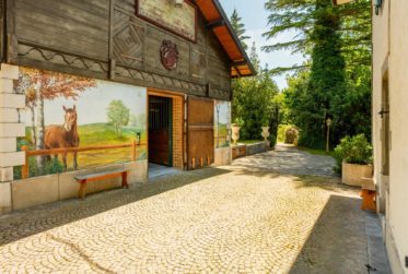 EXCLUSIF - MAGNIFIQUE PROPRIÉTÉ DE MAÎTRE DANS UN ÉCRIN DE VERDURE