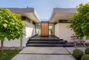 VESSY - CHARMANTE MAISON D'ARCHITECTE AVEC PISCINE