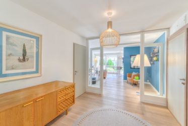 CAROUGE - APPARTEMENT 4 PIÈCES ENTIÈREMENT RÉNOVÉ