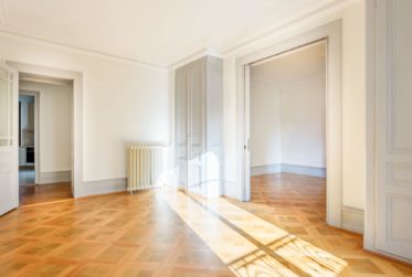 EAUX-VIVES - BEL APPARTEMENT DE RENDEMENT