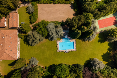 EXCLUSIF - MAGNIFIQUE PROPRIÉTÉ DE MAÎTRE DANS UN ÉCRIN DE VERDURE