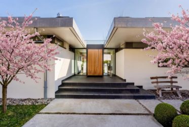 VESSY - CHARMANTE MAISON D'ARCHITECTE AVEC PISCINE