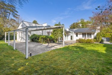 CONCHES - SOMPTUEUSE VILLA AVEC JARDIN