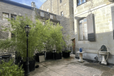 VIEILLE VILLE - MAGNIFIQUE APPARTEMENT DE CARACTÈRE