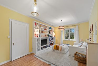 HERMANCE - MAGNIFIQUE MAISON VILLAGEOISE AVEC PISCINE