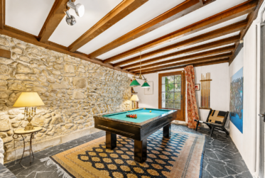 HERMANCE - MAGNIFIQUE MAISON VILLAGEOISE AVEC PISCINE