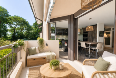 CAROUGE - APPARTEMENT 4 PIÈCES ENTIÈREMENT RÉNOVÉ