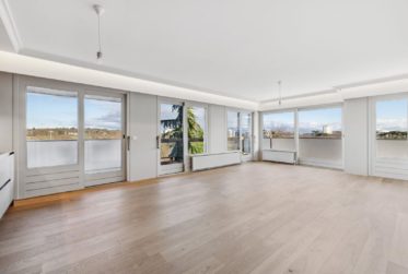 COLOGNY - APPARTEMENT VUE LAC DE 5 PIÈCES