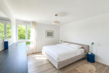 CAROUGE - APPARTEMENT 4 PIÈCES ENTIÈREMENT RÉNOVÉ