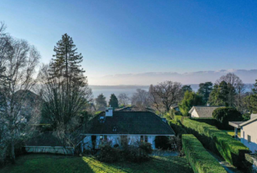 VÉSENAZ - MAISON À RÉNOVER