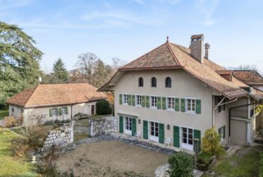 THÔNEX - MAJESTUEUSE MAISON DE MAÎTRE À RÉNOVER - PARCELLE D'EXCEPTION